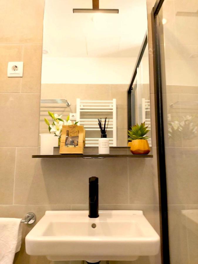 Apartamento Nuevo Y Reformado Al Lado De La Gran Via Madrilena Eksteriør bilde